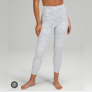 Lululemon Wonder under white camo